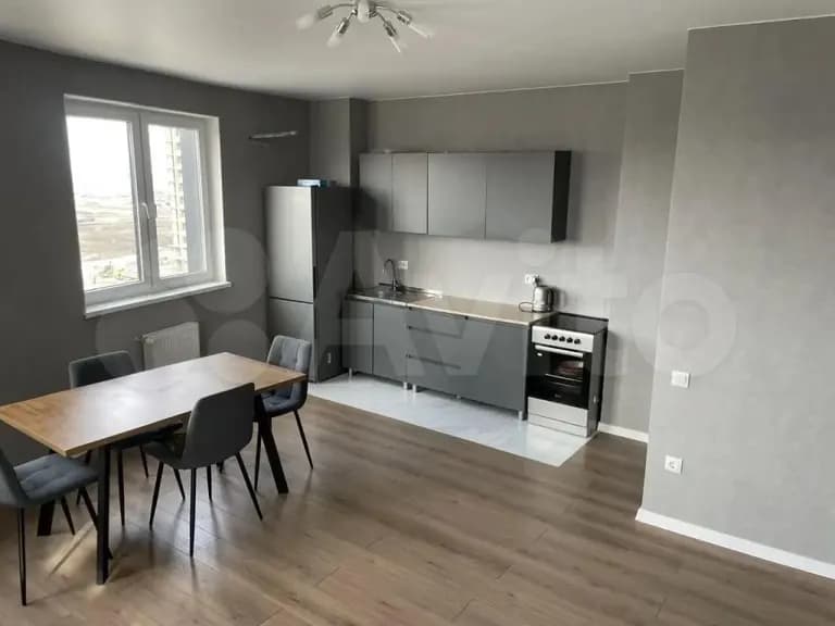 Продается 2-комн. квартира, 58.3 м²