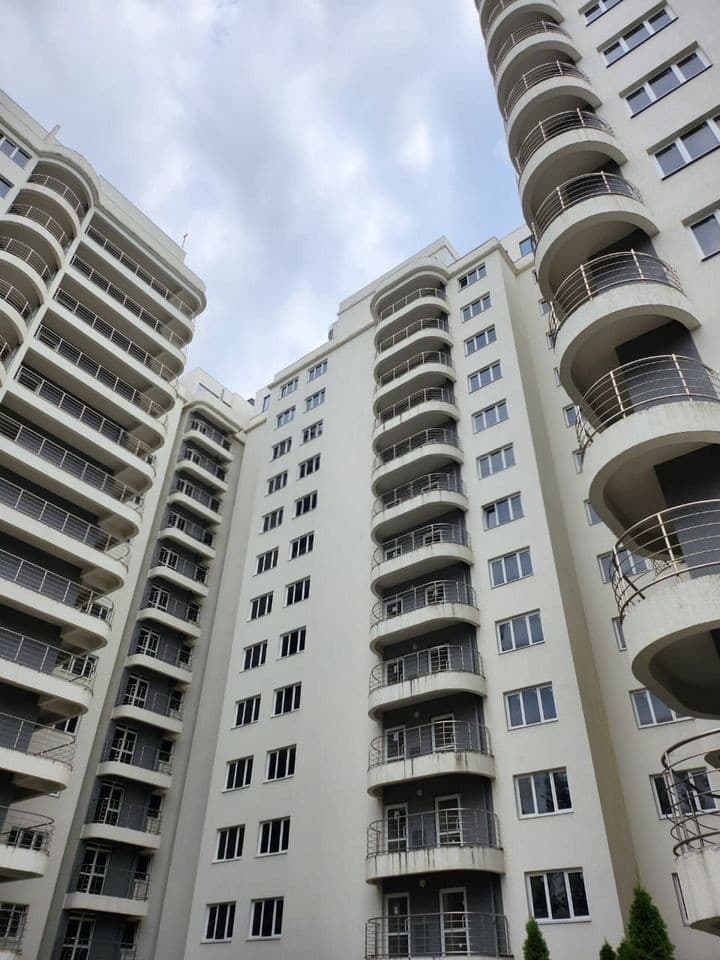 Продается 1-комн. квартира, 43 м² — фото 2