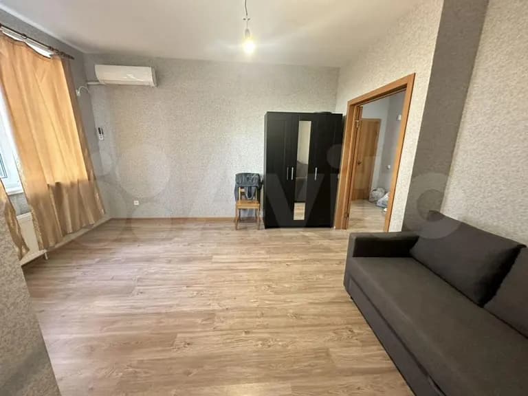 Продается 2-комн. квартира, 55.6 м²