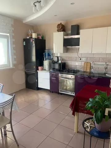 Продается 4-комн. квартира, 185 м²