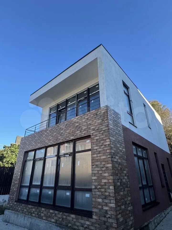 Продается 4-комн. квартира, 105.5 м²