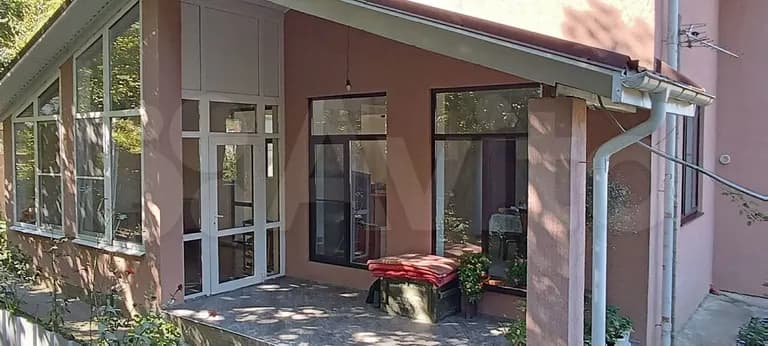 Продается 4-комн. квартира, 156 м²