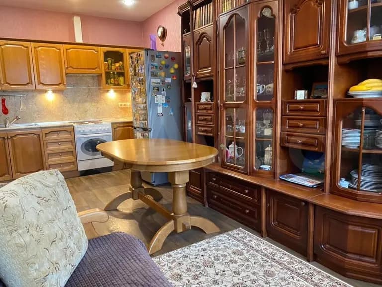 Продается 2-комн. квартира, 65 м² — фото 2