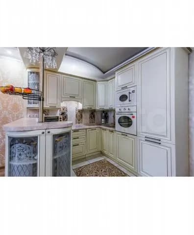 Продается 2-комн. квартира, 72 м²