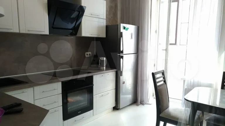 Продается 1-комн. квартира, 53 м² — фото 2