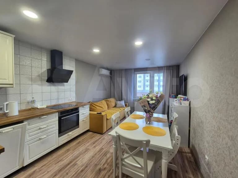 Продается 3-комн. квартира, 87.6 м²