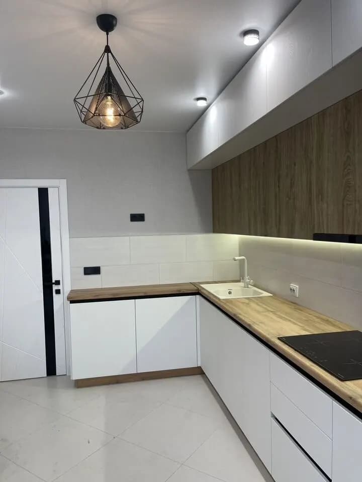 Продается 2-комн. квартира, 72.3 м² — фото 2