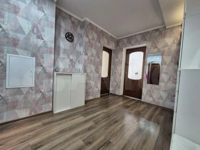 Продается 2-комн. квартира, 57.4 м²