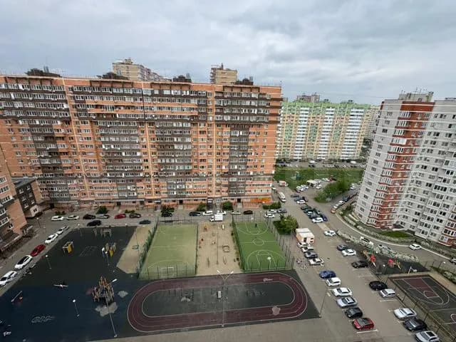 Продается 2-комн. квартира, 75.5 м²