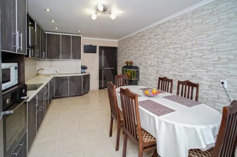 Продается 3-комн. квартира, 89.9 м²
