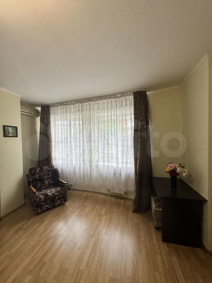 Продается 1-комн. квартира, 42.4 м² — фото 2