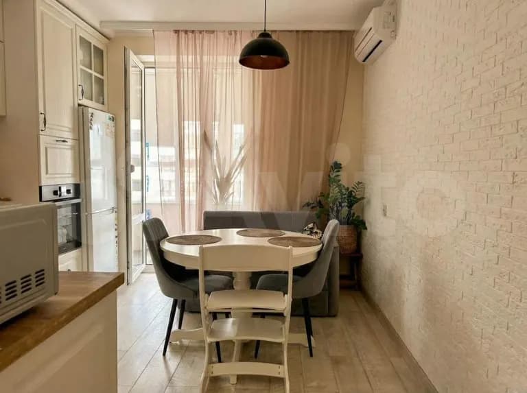 Продается 2-комн. квартира, 54.5 м²