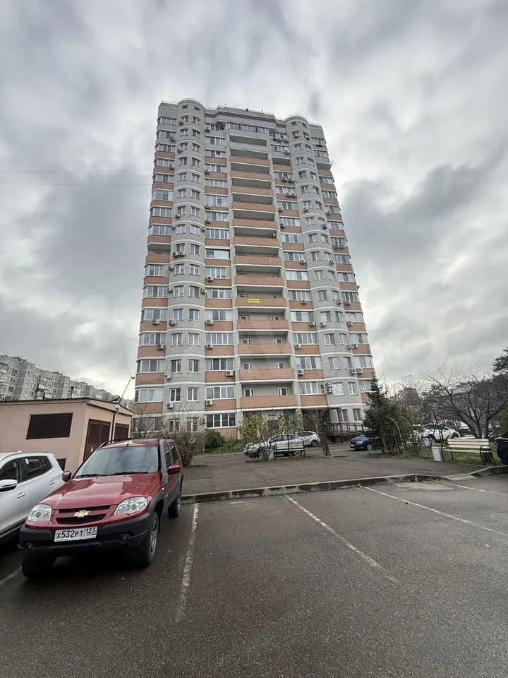 Продается 3-комн. квартира, 200 м²