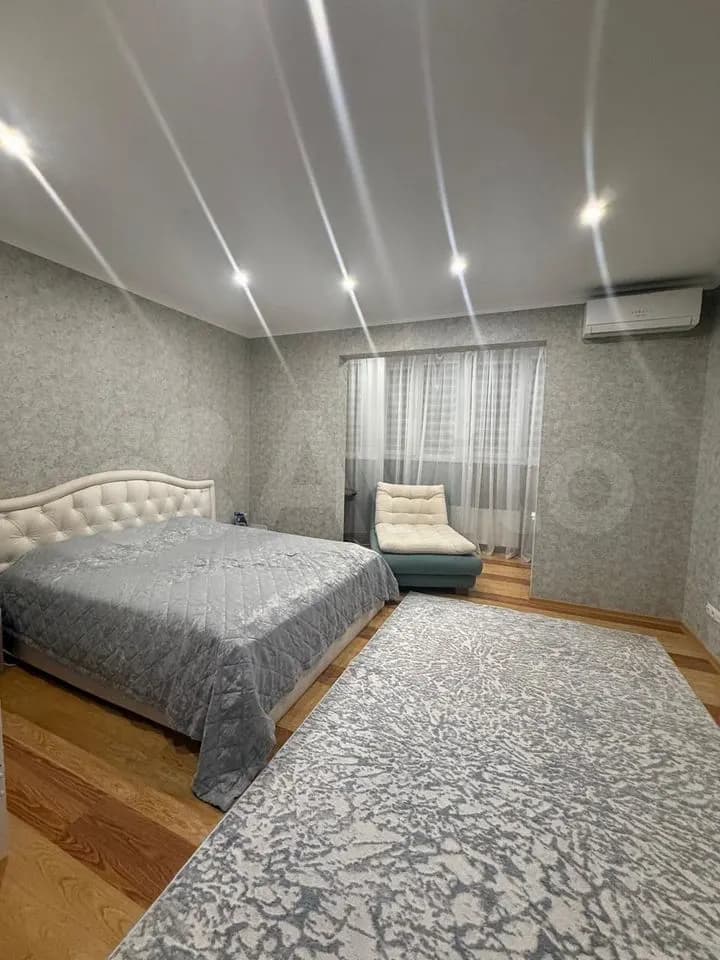 Продается 3-комн. квартира, 200 м² — фото 2