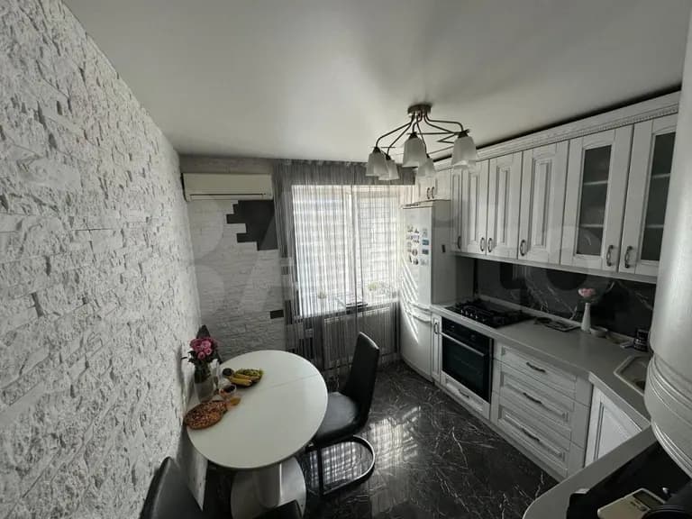 Продается 3-комн. квартира, 64 м²