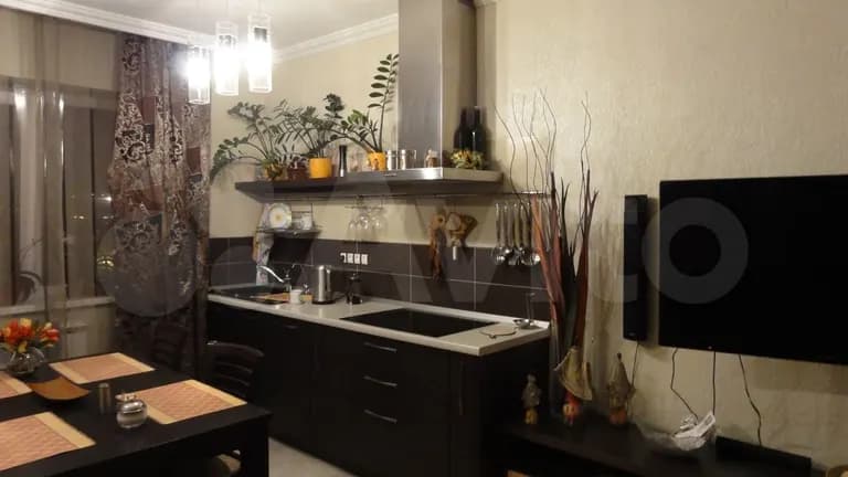 Продается 2-комн. квартира, 77 м²