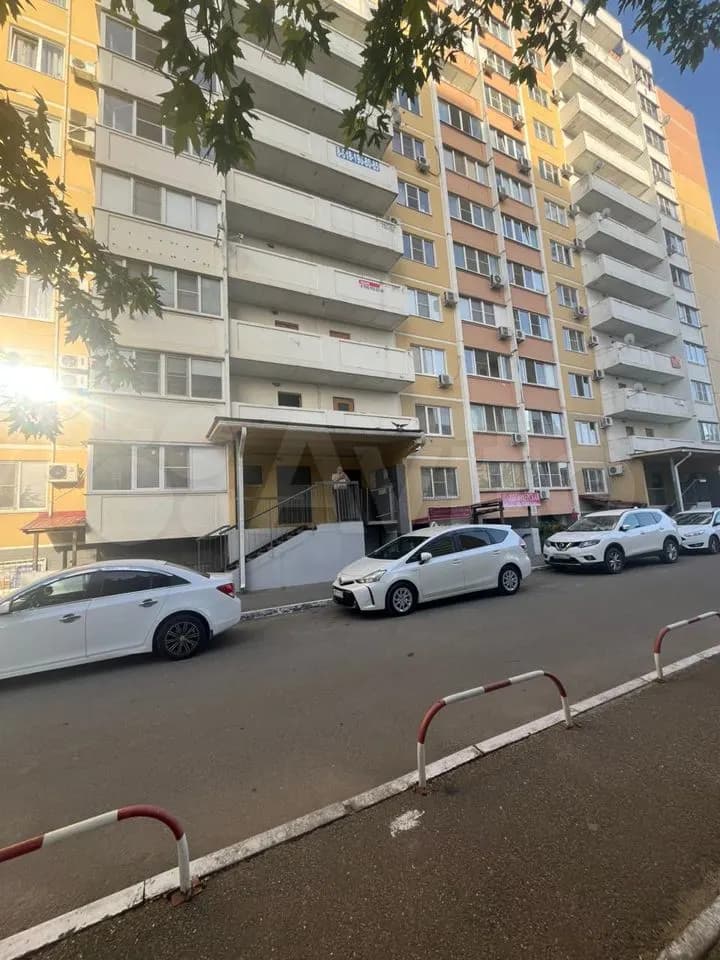 Продается 2-комн. квартира, 65 м² — фото 2