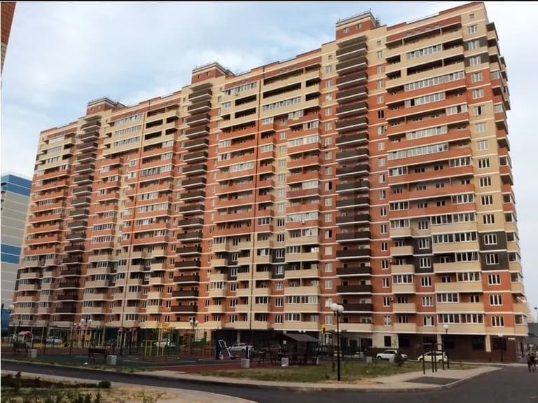 Продается 2-комн. квартира, 63.5 м²