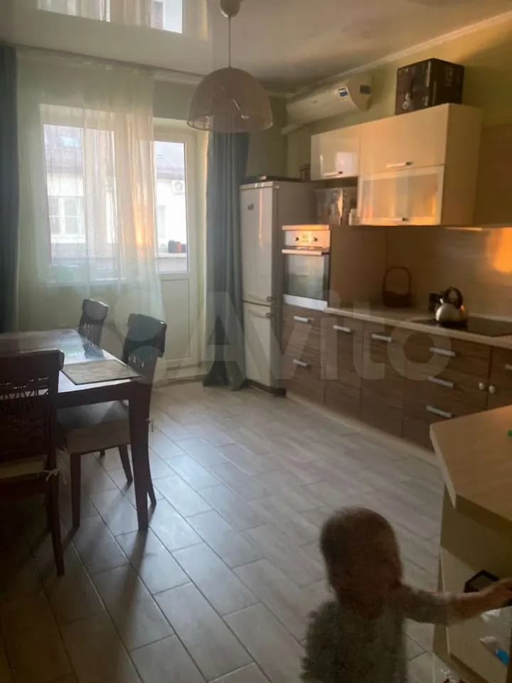 Продается 2-комн. квартира, 64 м²