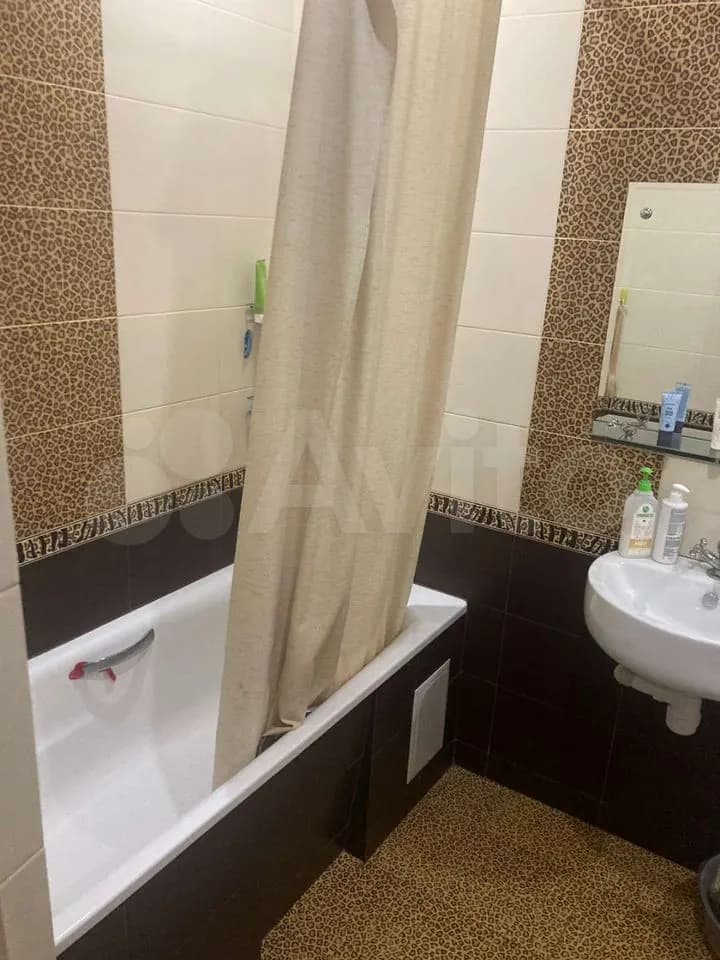 Продается 2-комн. квартира, 64 м² — фото 2