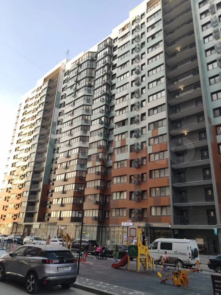 Продается 1-комн. квартира, 41.8 м² — фото 2
