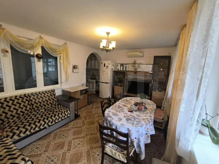 Продается 4-комн. квартира, 83.9 м²
