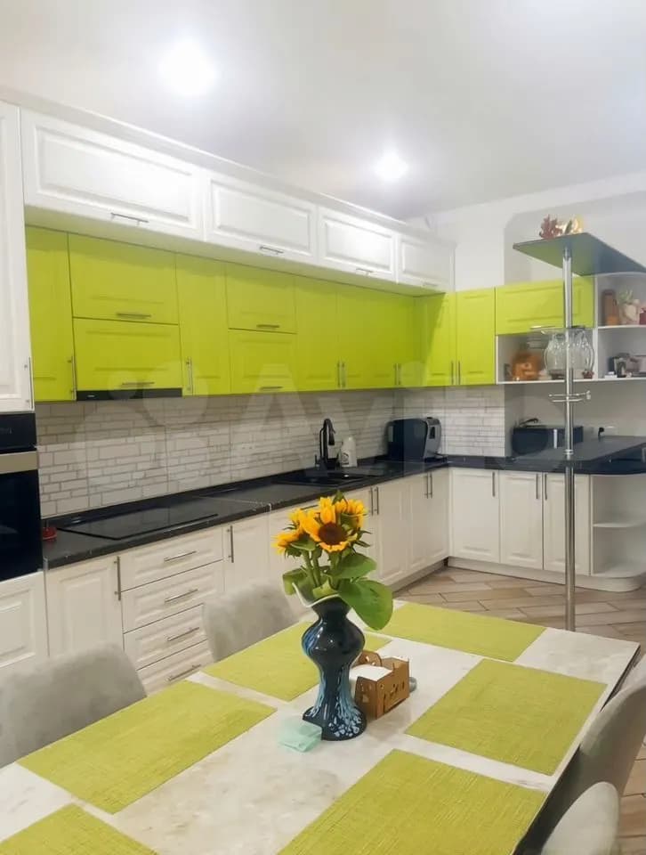 Продается 4-комн. квартира, 100 м²