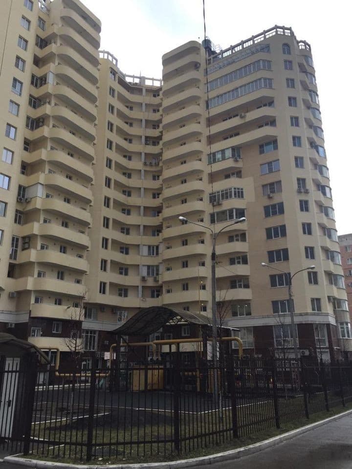 Продается 4-комн. квартира, 205 м²