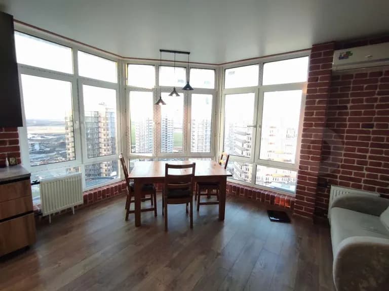 Продается 2-комн. квартира, 67.2 м²