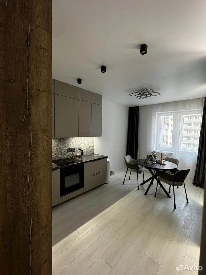 Продается 2-комн. квартира, 57 м² — фото 2