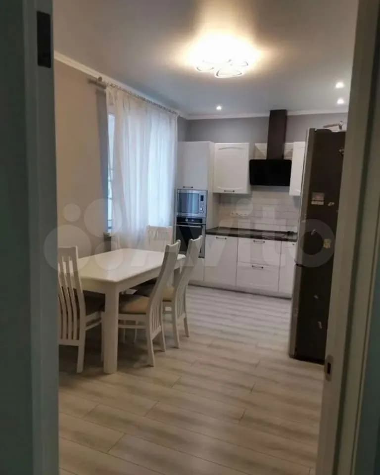 Продается 2-комн. квартира, 63 м² — фото 2