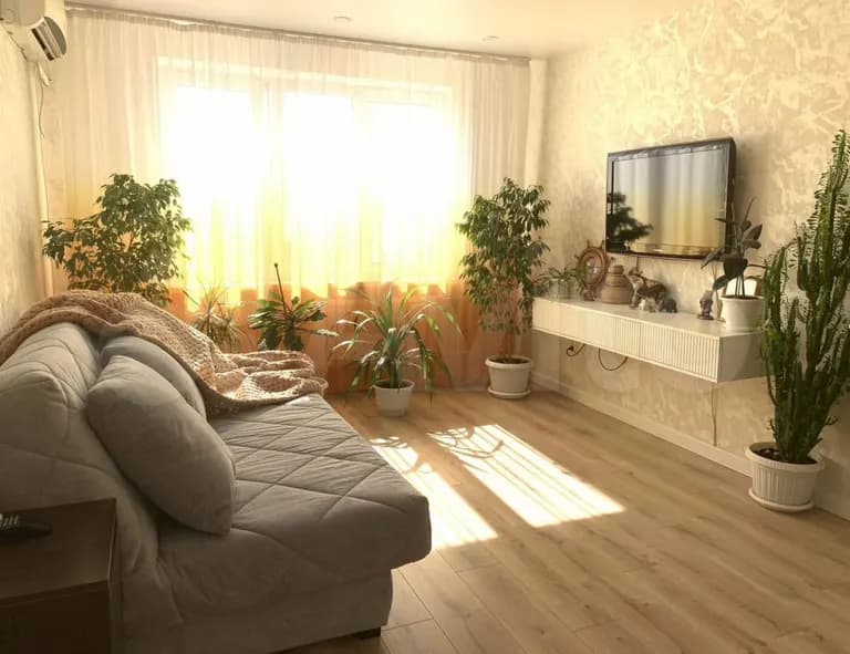 Продается 2-комн. квартира, 56.3 м²