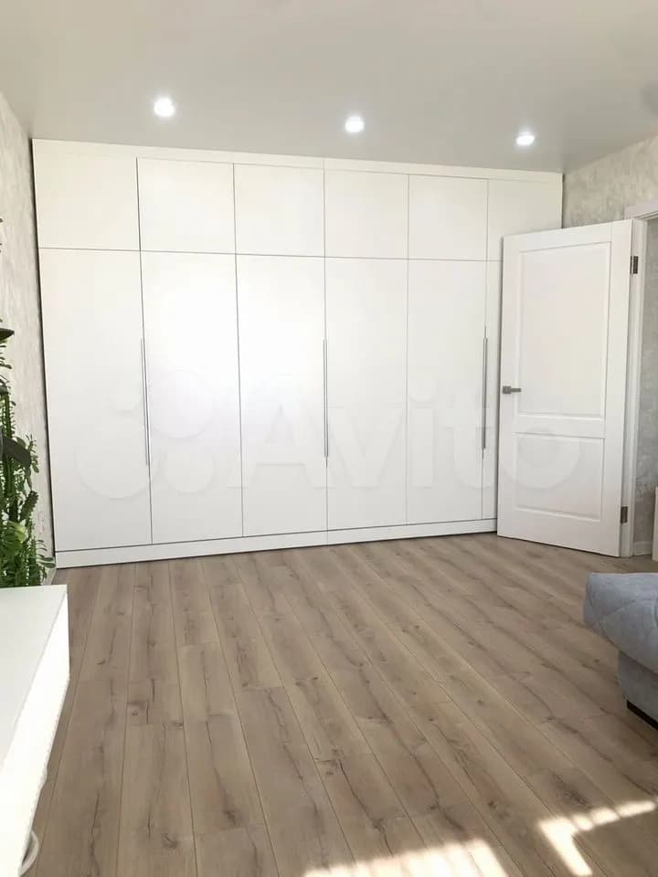 Продается 2-комн. квартира, 56.3 м² — фото 2