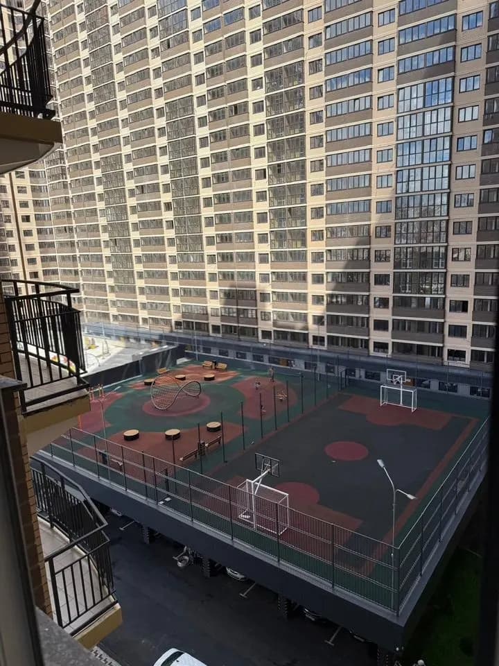 Продается 2-комн. квартира, 57.7 м²