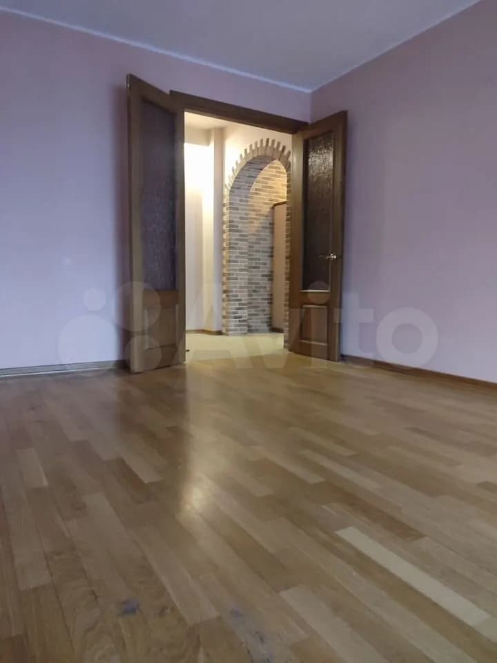 Продается 4-комн. квартира, 76 м²