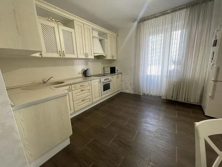 Продается 2-комн. квартира, 90 м²