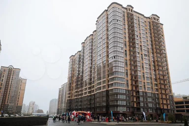 Продается 2-комн. квартира, 72 м²