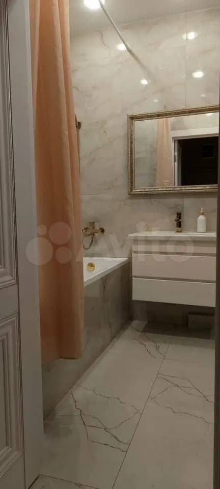 Продается 1-комн. квартира, 50 м² — фото 3