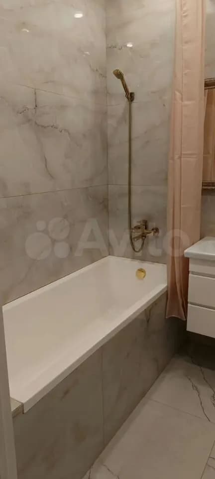 Продается 1-комн. квартира, 50 м² — фото 4