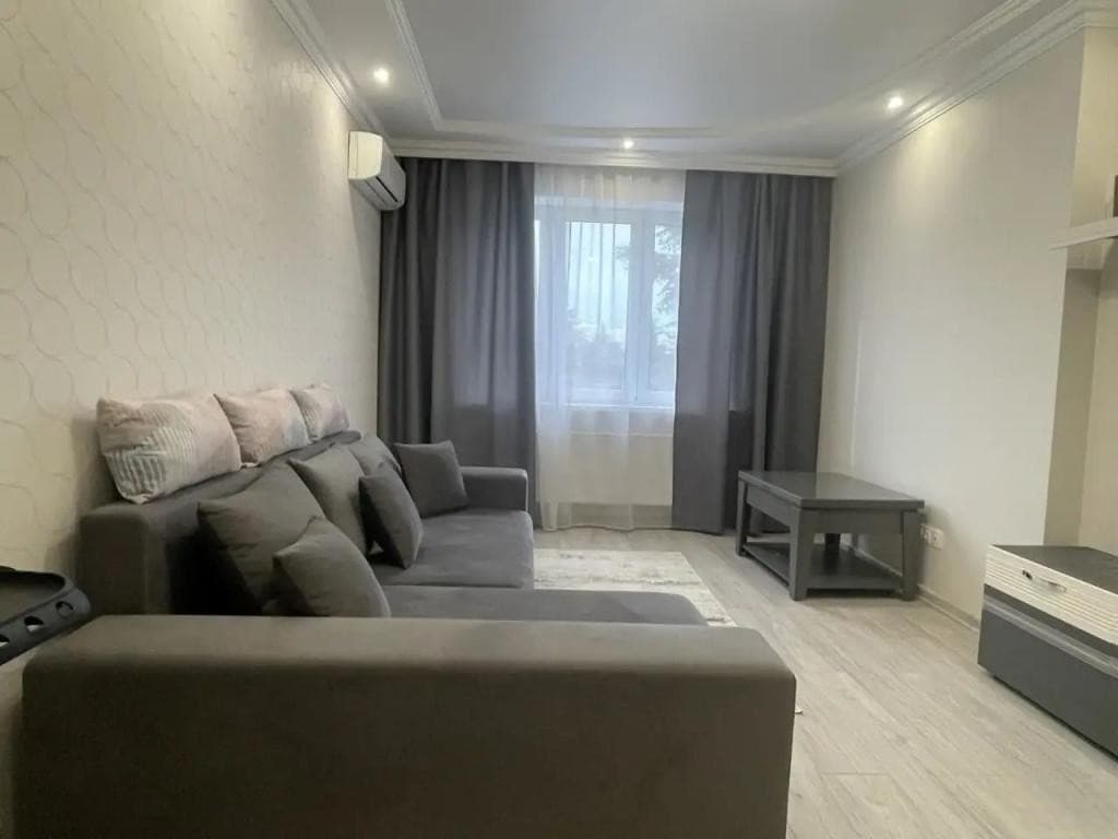 Продается 2-комн. квартира, 57.5 м²